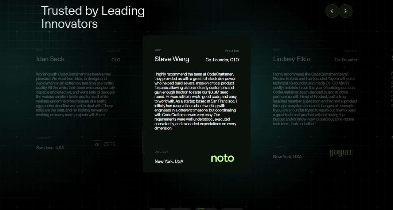 La sección de testimonios bajo el título «Trusted by Leading Innovators»: tres tarjetas con las citas de Idan Beck (CEO), Steve Wang (Co-Founder y CTO) y Lindsey Elkin (Co-Founder), cada una con la ubicación y el logo de su empresa.