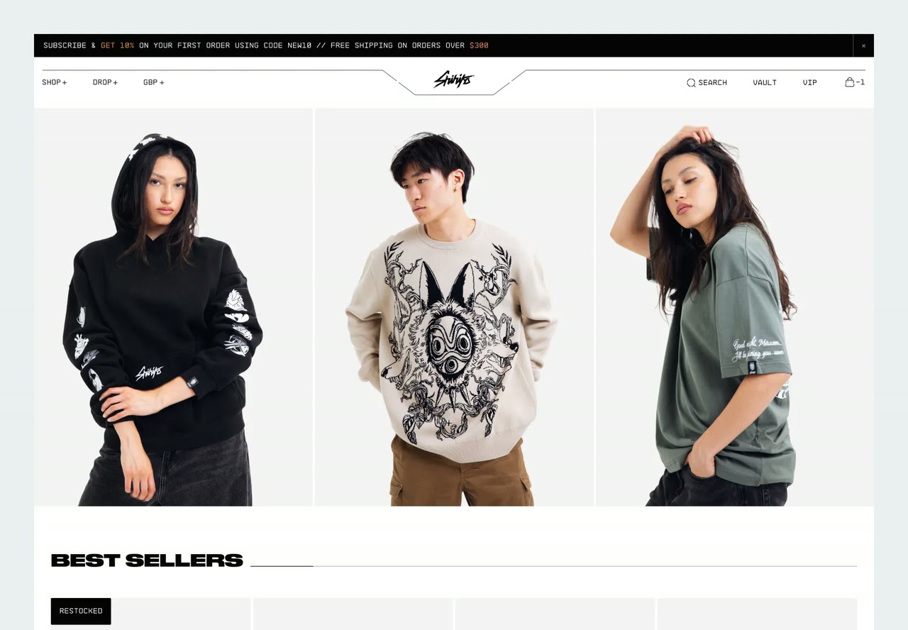 La portada de la tienda a pantalla completa: tres modelos con piezas de la colección arriba y la sección de más vendidos debajo.